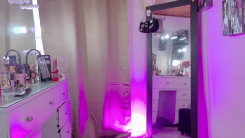 samymelo online show from September 25, 2025, 11:25 am