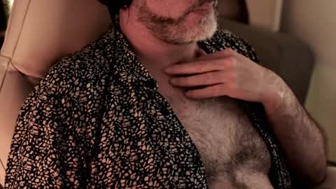 Snapshot of sanders_white chatting on December 23, 2024, 4:33 am Sanders online show from December 23, 2024, 4:33 am