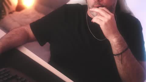 Snapshot of sanders_white chatting on March 3, 2025, 6:26 am Sanders online show from March 3, 2025, 6:26 am