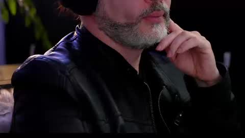 Snapshot of sanders_white chatting on September 11, 2025, 11:38 pm Sanders online show from September 11, 2025, 11:38 pm