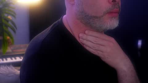 Snapshot of sanders_white chatting on September 16, 2025, 12:55 am Sanders online show from September 16, 2025, 12:55 am