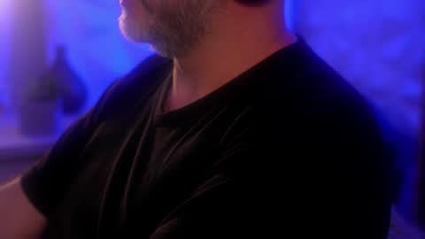 Snapshot of sanders_white chatting on October 6, 2025, 3:59 am Sanders online show from October 6, 2025, 3:59 am