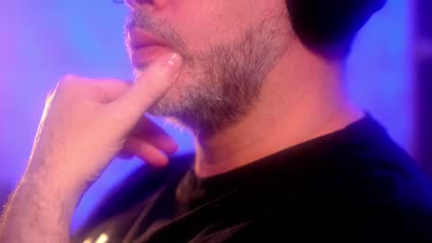 Snapshot of sanders_white chatting on November 16, 2025, 11:32 pm Sanders online show from November 16, 2025, 11:32 pm