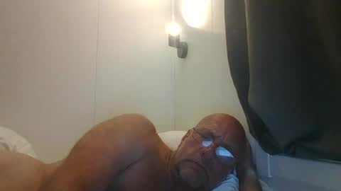 sandnesrune523 online show from July 11, 2026, 4:15 am