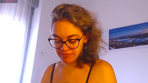 Snapshot of sandra10031989 chatting on October 22, 2025, 1:11 pm Sandra online show from October 22, 2025, 1:11 pm