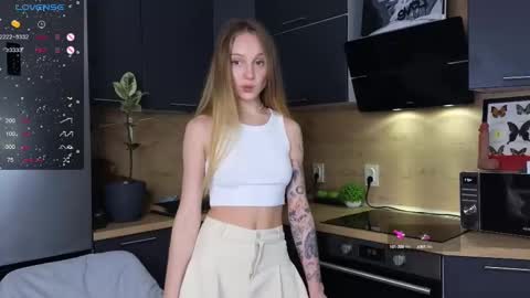 Snapshot of sandra_buika chatting on March 4, 2025, 4:41 pm Sandra Lillys Page online show from March 4, 2025, 4:41 pm