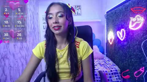 sandra  online show from June 18, 2026, 4:35 am