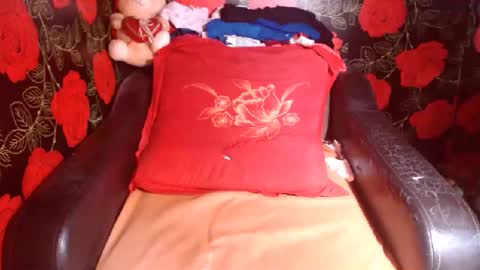 Snapshot of sandrabenet chatting on November 6, 2025, 5:47 pm Sandra online show from November 6, 2025, 5:47 pm