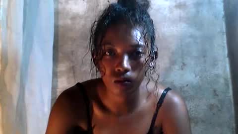 Snapshot of sandrine718 chatting on January 6, 2026, 7:01 am sandrine718 online show from January 6, 2026, 7:01 am