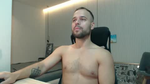 Snapshot of sandro_best chatting on September 24, 2025, 11:57 am DeAlex online show from September 24, 2025, 11:57 am