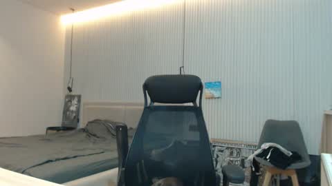 Snapshot of sandro_best chatting on October 8, 2025, 9:18 am DeAlex online show from October 8, 2025, 9:18 am