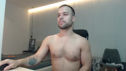 Snapshot of sandro_best chatting on October 9, 2025, 8:34 am DeAlex online show from October 9, 2025, 8:34 am