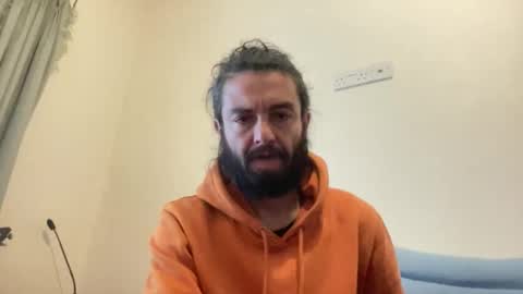 Sandro Andersom online show from October 13, 2025, 11:32 am