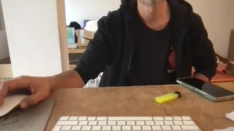 lucas online show from October 13, 2025, 10:04 am