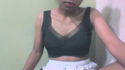 sandy735579 online show from February 16, 2026, 4:52 am