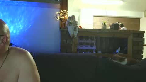 sanroom online show from December 19, 2025, 3:52 pm