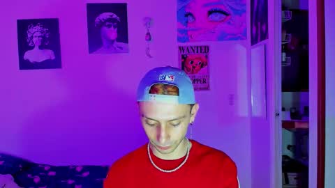 Snapshot of santi_mateo chatting on November 16, 2025, 3:56 am Santi online show from November 16, 2025, 3:56 am