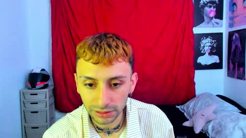 Snapshot of santi_mateo chatting on January 11, 2026, 12:26 am Santi online show from January 11, 2026, 12:26 am