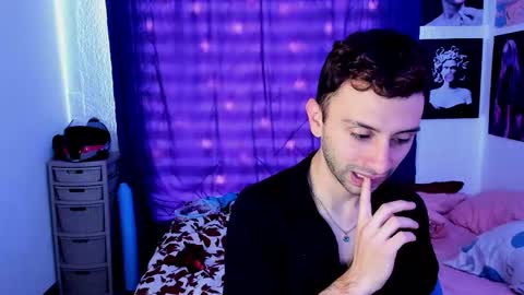 Snapshot of santi_mateo chatting on February 8, 2026, 2:53 pm Santi online show from February 8, 2026, 2:53 pm