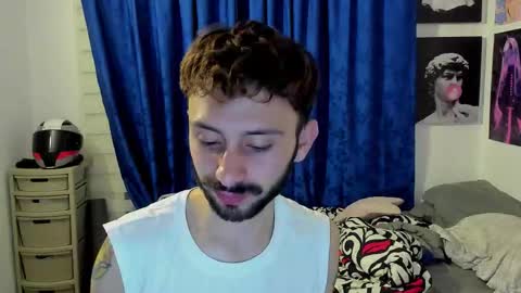 Snapshot of santi_mateo chatting on March 24, 2026, 4:39 am Santi online show from March 24, 2026, 4:39 am