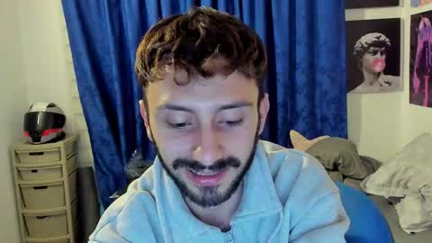 Snapshot of santi_mateo chatting on March 24, 2026, 11:43 pm Santi online show from March 24, 2026, 11:43 pm