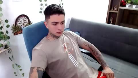 santi_ss online show from March 23, 2026, 2:10 pm