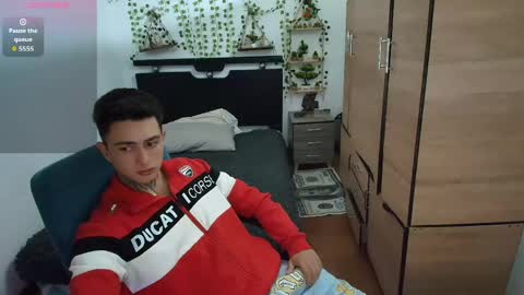 Snapshot of santi_ss chatting on April 25, 2026, 1:41 am santi_ss online show from April 25, 2026, 1:41 am