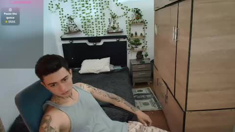 Snapshot of santi_ss chatting on April 27, 2026, 5:44 pm santi_ss online show from April 27, 2026, 5:44 pm