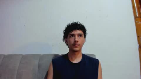 santi_twink19 online show from June 18, 2026, 10:52 am