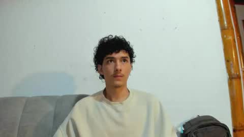 santi_twink19 online show from June 19, 2026, 9:13 am