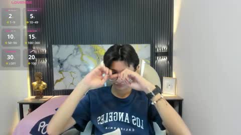 santiago_russo18 online show from November 13, 2025, 3:49 am