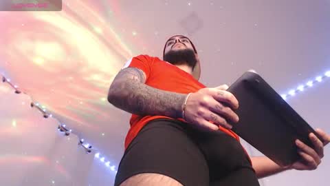 Santiago Hincapiie online show from March 24, 2026, 1:10 am