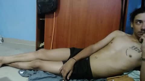 Snapshot of santiagoxxxtreme_ chatting on February 5, 2025, 1:47 am Santiago online show from February 5, 2025, 1:47 am