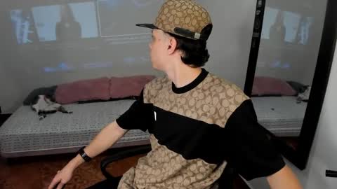 Snapshot of santiceballo chatting on February 25, 2026, 5:39 am Julius Novachrono online show from February 25, 2026, 5:39 am