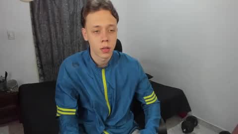 Julius Novachrono  online show from April 16, 2026, 10:23 pm