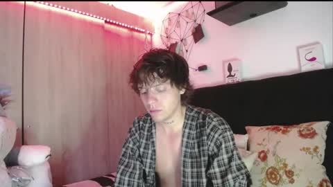 Santii online show from March 12, 2026, 11:38 am