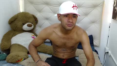 Snapshot of santino_cruz chatting on December 5, 2024, 12:44 pm Santino Cruz online show from December 5, 2024, 12:44 pm