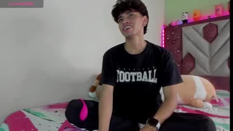 Snapshot of santy_caerrinton chatting on November 21, 2025, 2:10 am Santiago online show from November 21, 2025, 2:10 am