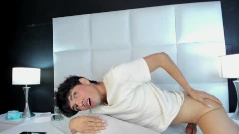 Santiago Carrington online show from December 20, 2024, 11:47 pm