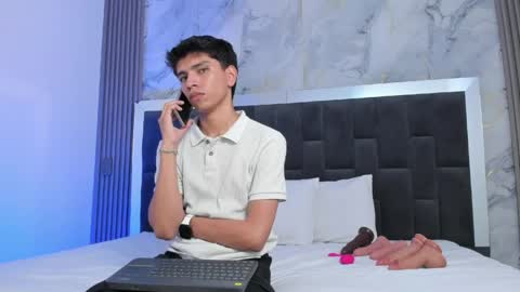 Santiago Carrington online show from April 14, 2026, 10:27 pm