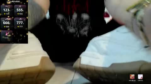 sanyaseraphine0 online show from April 17, 2026, 8:23 pm