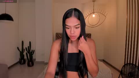 Snapshot of saphirajames chatting on July 2, 2026, 3:23 am Saphira James online show from July 2, 2026, 3:23 am