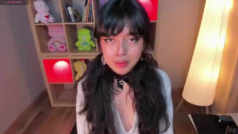 Snapshot of saphyralux chatting on June 20, 2026, 10:23 pm saphyralux online show from June 20, 2026, 10:23 pm