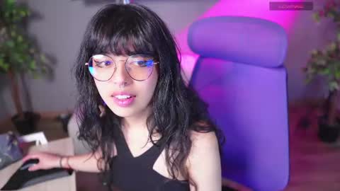 Snapshot of saphyralux chatting on July 8, 2026, 8:57 pm saphyralux online show from July 8, 2026, 8:57 pm