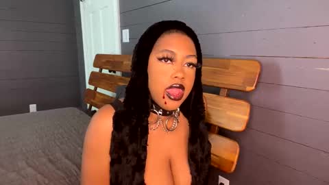 Snapshot of sapiosuccubust chatting on October 8, 2025, 9:23 pm Sapio online show from October 8, 2025, 9:23 pm