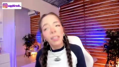 Snapshot of sapphire_venus chatting on April 21, 2026, 12:34 am Valerin online show from April 21, 2026, 12:34 am