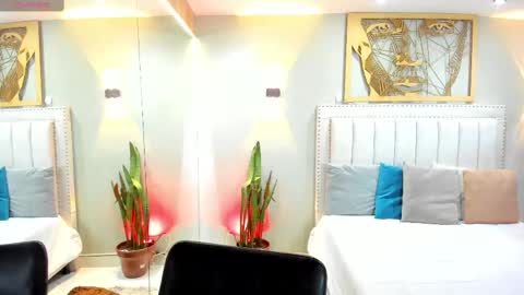    online show from November 9, 2025, 12:03 pm