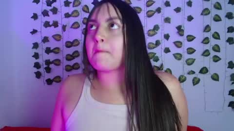 Sara online show from May 19, 2026, 8:04 pm