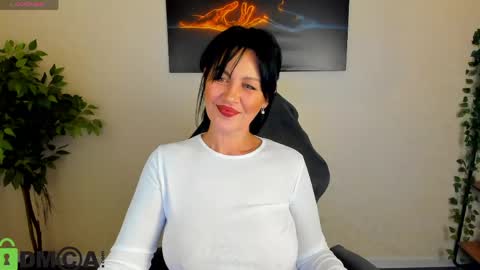 Snapshot of sara_devills chatting on April 19, 2026, 8:46 am Sara online show from April 19, 2026, 8:46 am