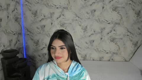 Snapshot of sara_fernandezz chatting on January 15, 2025, 11:00 am sara online show from January 15, 2025, 11:00 am